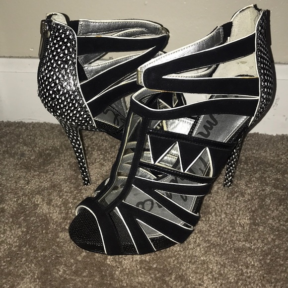 'Jazz' Snake Embossed Sandal
SAM EDELMAN size 6 - Picture 6 of 6